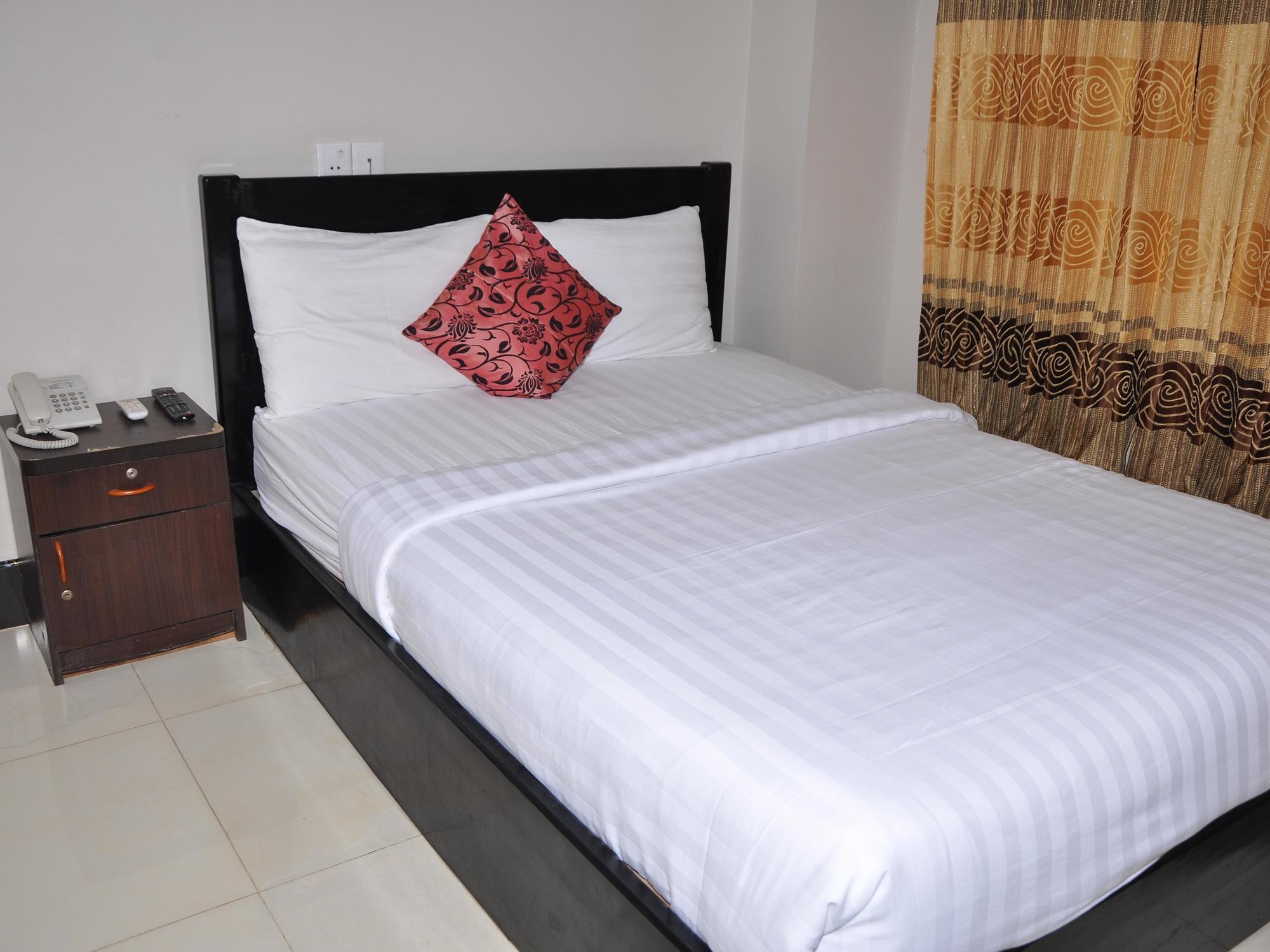 Number 9 Hotel Phnom Penh Exterior photo