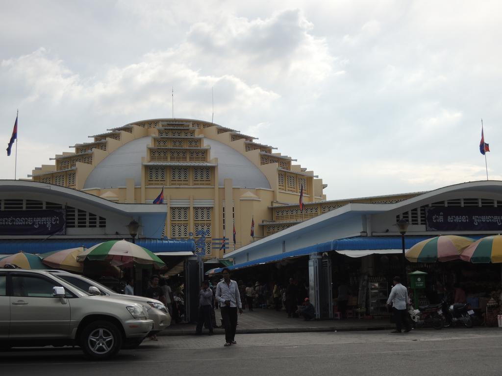 Number 9 Hotel Phnom Penh Exterior photo
