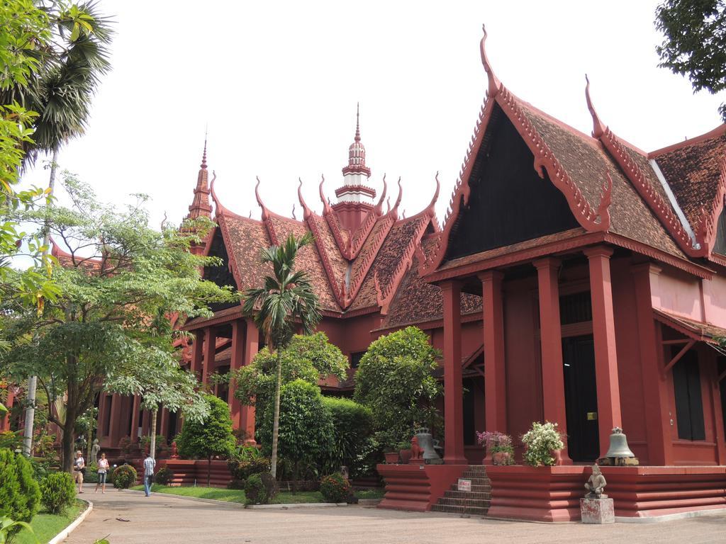 Number 9 Hotel Phnom Penh Exterior photo