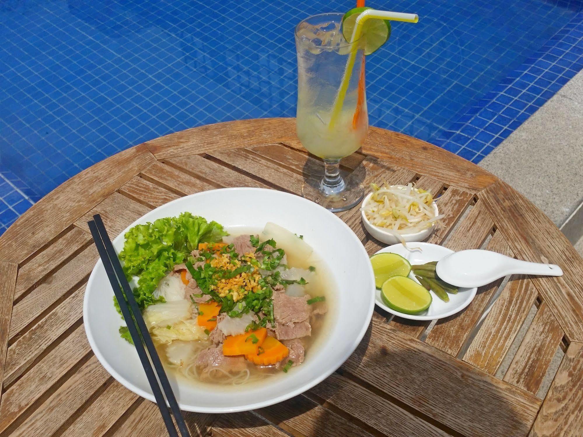 Number 9 Hotel Phnom Penh Exterior photo